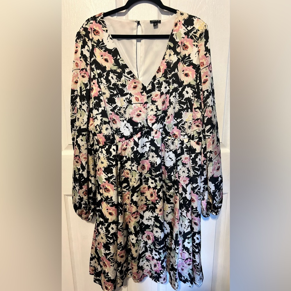 Torrid size 3 black floral dress long sleeved